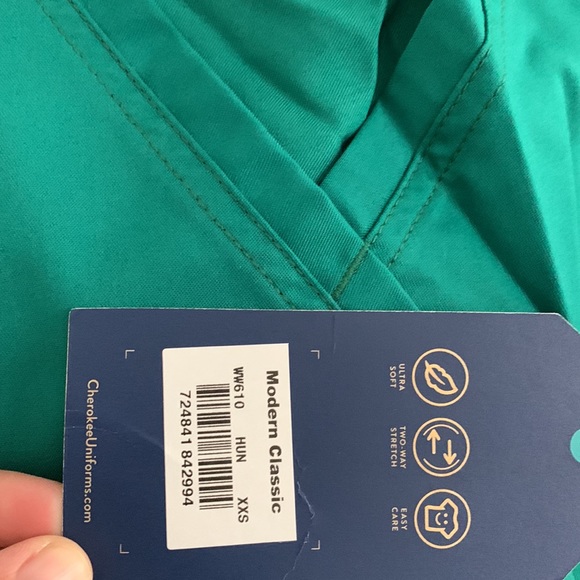 NEW CHEROKEE SCRUB SET TOP AND PANTS SIZE:XXS - Picture 3 of 8